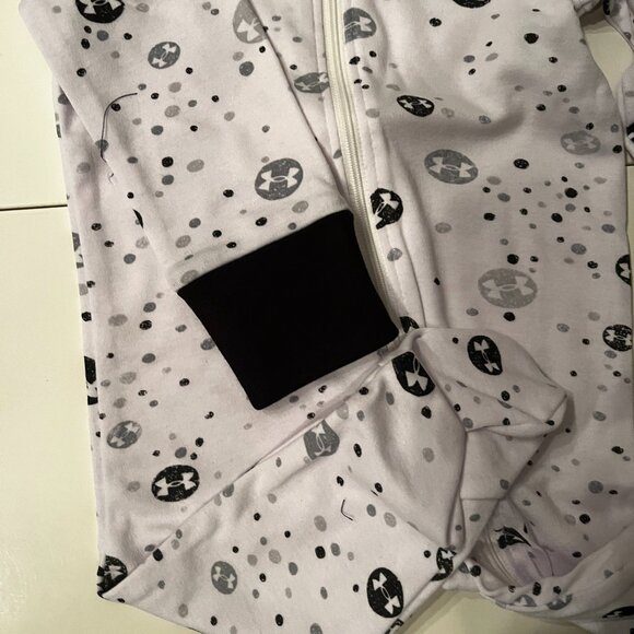 Under Armour Newborn Girls Footed Pajamas / Coveralls (3-6 Months) (new) - Picture 9 of 11